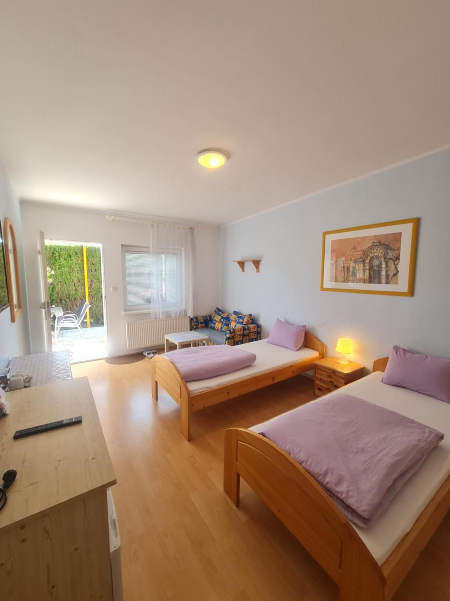Cozy Room With Garden In Bratislava Exterior foto